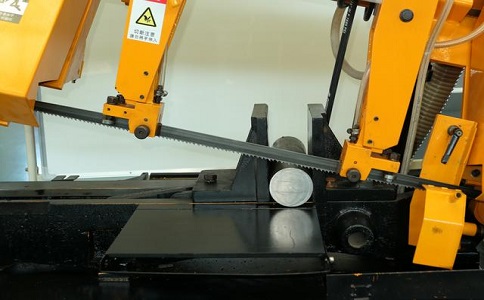 城区数控带锯床自动送料精度会出现偏差吗？