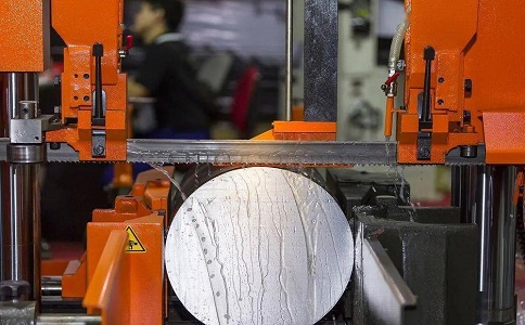 城区立式金属带锯床切削出现跑带故障解决方法！